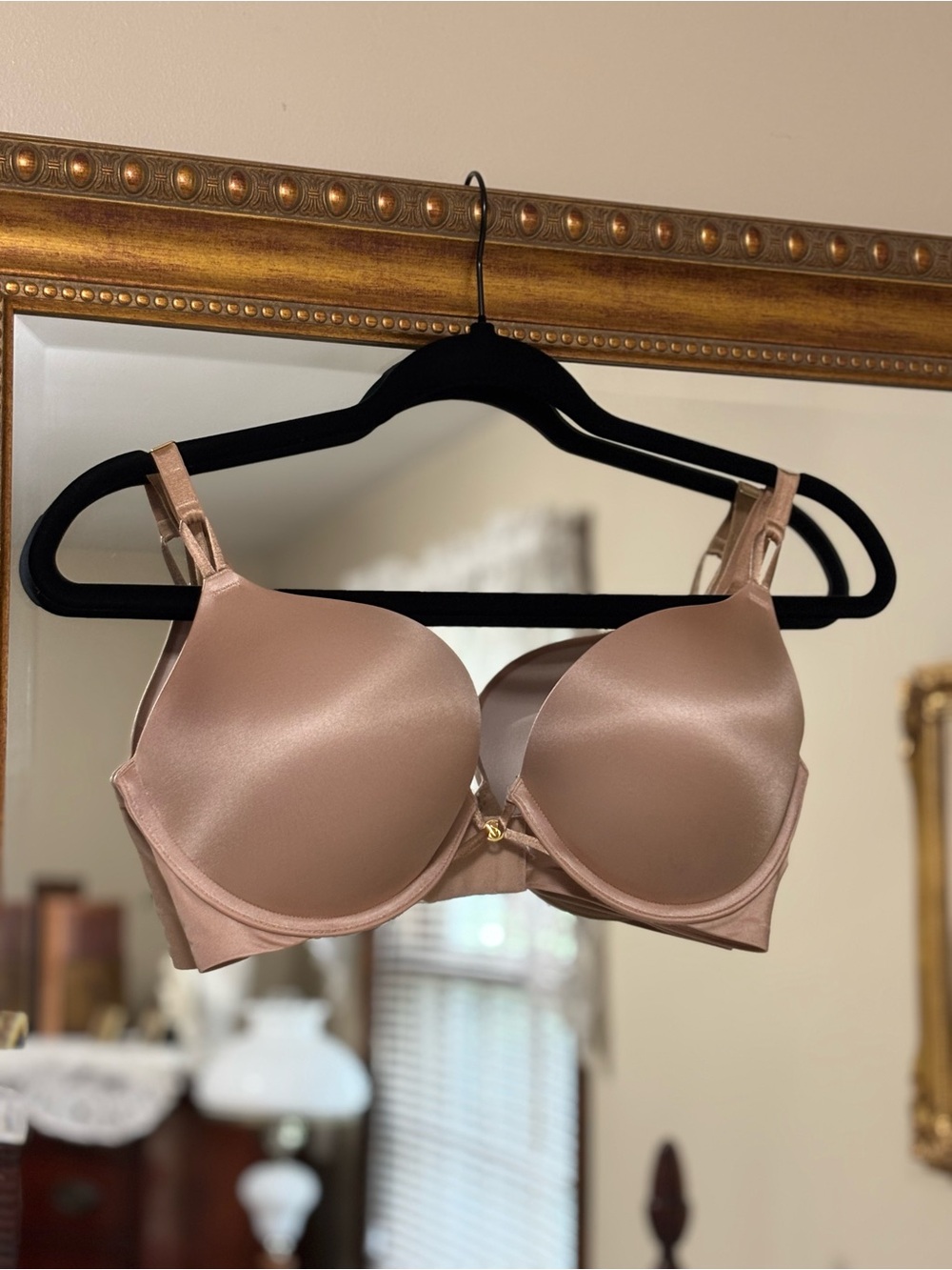 Victoria’s Secret Nude Push-Up Bra 32DD Worn Once